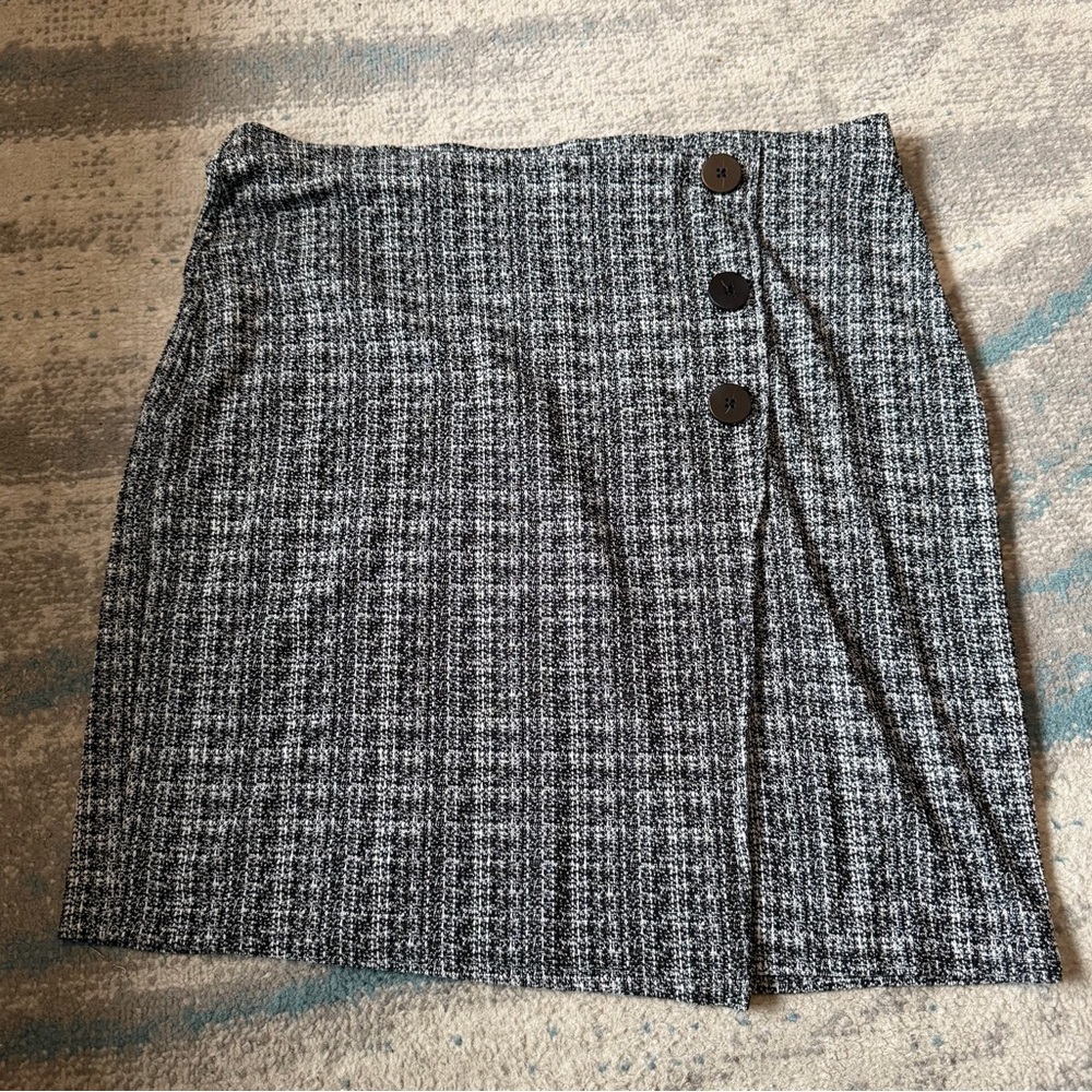 J. Jill Black and White Skirt Size 1X